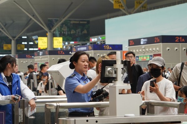 正规实盘配资十大平台 国铁集团郑州局助力旅客“粽享”端午旅途